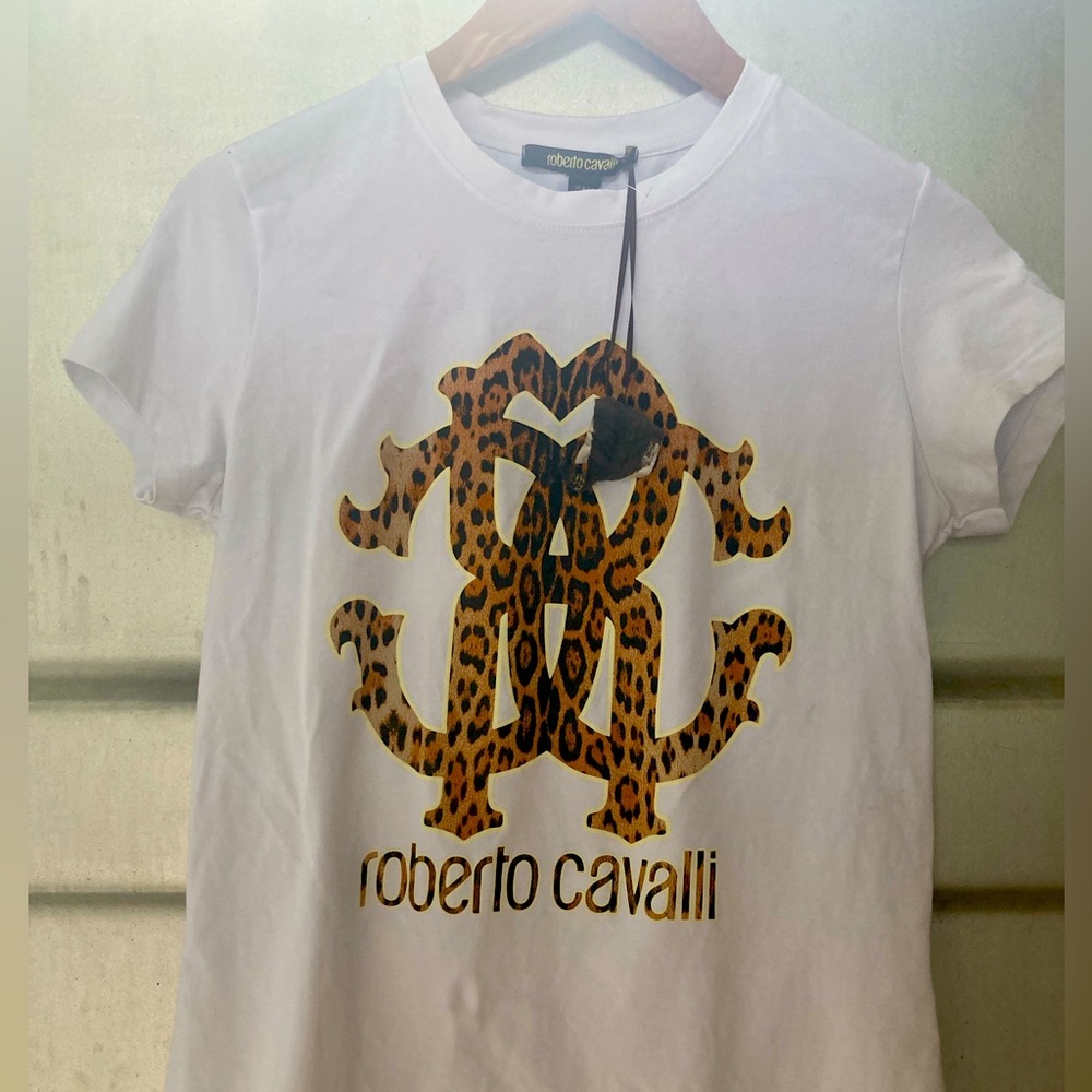 brand new never worn Roberto Cavalli signature T-shirt. Size large